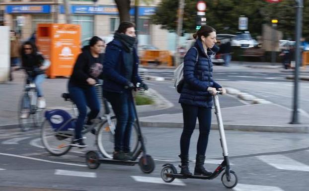 Patinetes eléctricos por Valencia.