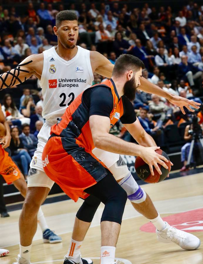 Estas son las fotos que deja el tercer partido de la semifinal de los playoff de Liga Endesa en la Fonteta (78-85)