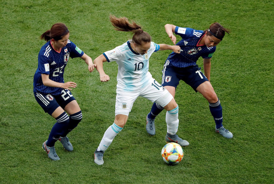 Estefanía Banini, durante el encuentro de Argentina-Japón.