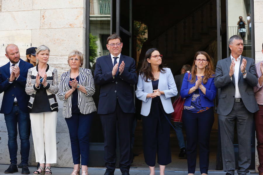 La Generalitat ha convocado hoy tres minutos de silencio por el último crimen de violencia machista ocurrido en la Comunitat, el de una joven de 29 años asesinada en la localidad valenciana de Alboraya, que ha decretado dos días de luto oficial. Ximo Puig y Mónica Oltra han mostrado sus condolencias con este silencioso homenaje a la última mujer muerta a manos de su pareja en España, que asciende la cifra a 1000 víctimas en lo que va de año. 