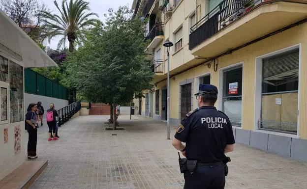 Una vecina escuchó «una fuerte discusión» en la casa de Isabel, la mujer acuchillada en Xàtiva