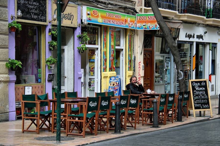 La zona abarca historia, calles con mensaje, color y locales donde disfrutar del ocio en Valencia. De ambos barrios, el medio asegura que han «atraído a creativos de España y Europa, y están llenos de galerías, cafés guays y atractivas obras de 'street art'».