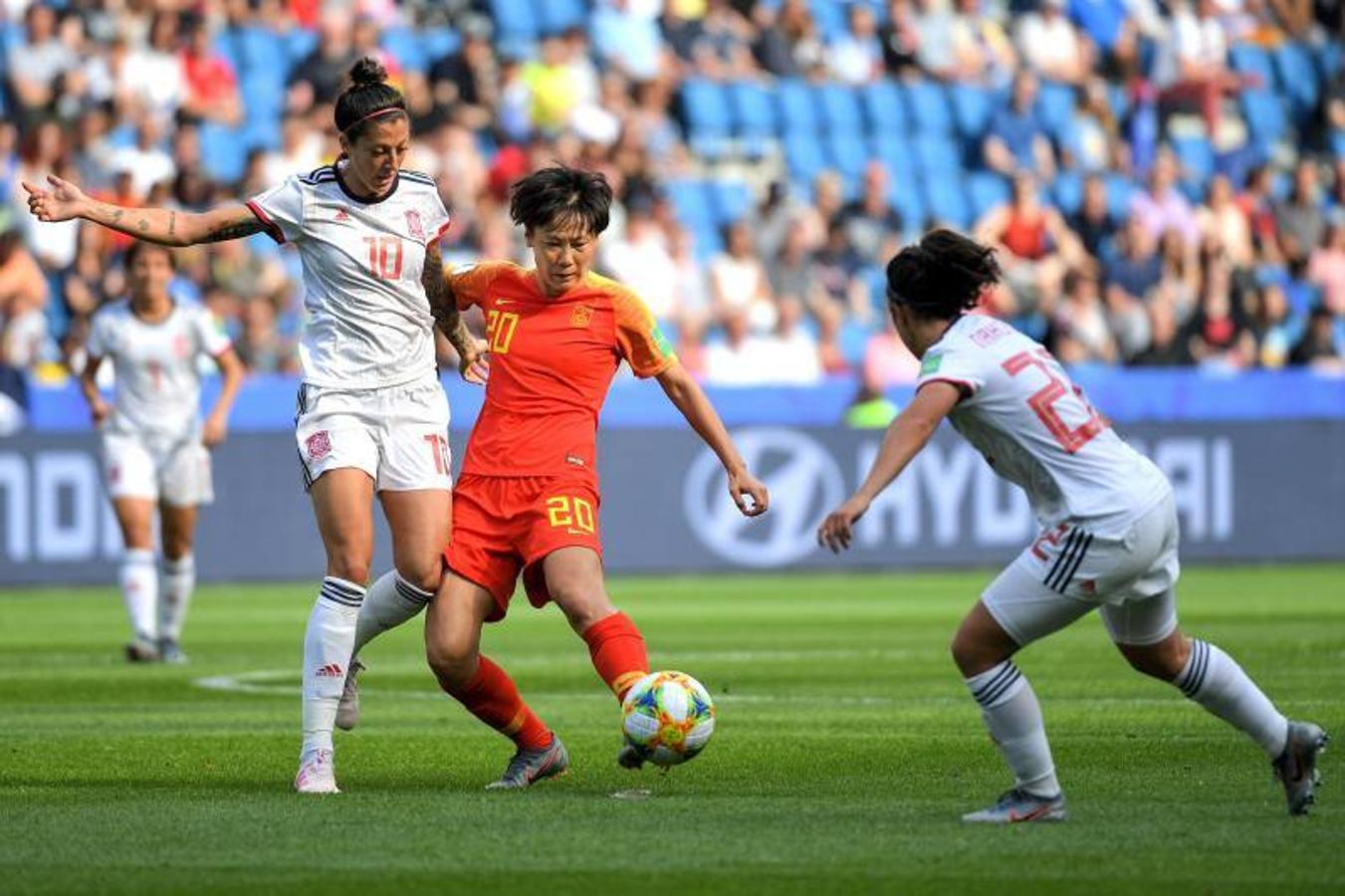 Tercer y último partido del grupo B donde las de Jorge Vilda se juegan el pase a los octavos de final. España domina ante una China combativa al ecuador de la primera parte. 