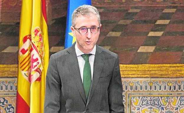 Arcadi España, conseller de Obras Públicas, ayer durante su toma de posesión.