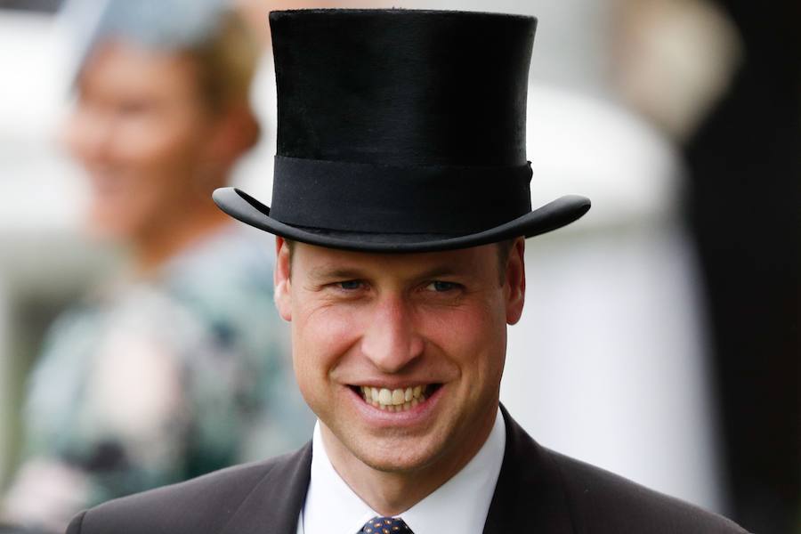 Un año más, el condado de Berkshire acoge las tradicionales carreras de caballos de purasangre Royal Ascot. A la cita (del 18 al 22 de junio) acude la Familia Real Británica y un sinfín de invitados ataviados con los sombreros, pamelas y tocados más estravagantes.