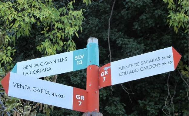 Señalización SLV 13 de la senda Cavanilles. 