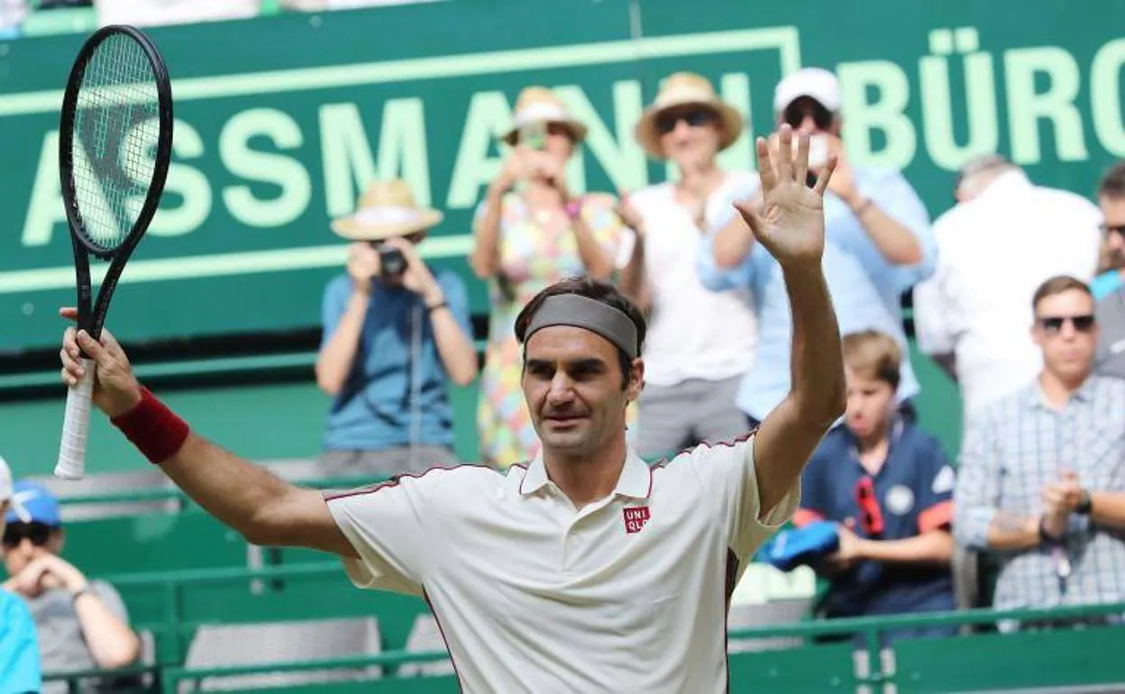 Roger Federer, saludando al público.