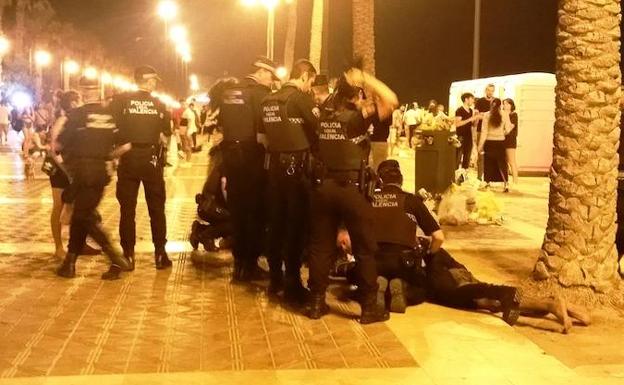 Más de un centenar de atenciones sanitarias en Valencia en una noche de San Juan multitudinaria