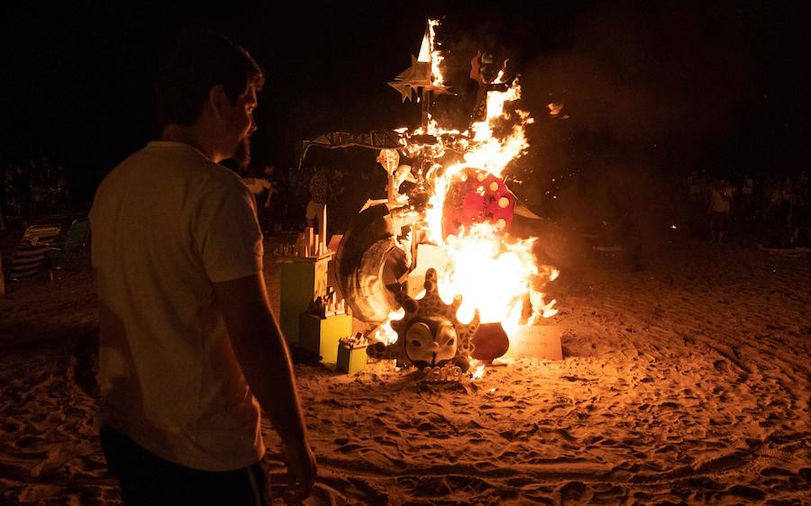 Fotos: El fuego purificador de San Juan