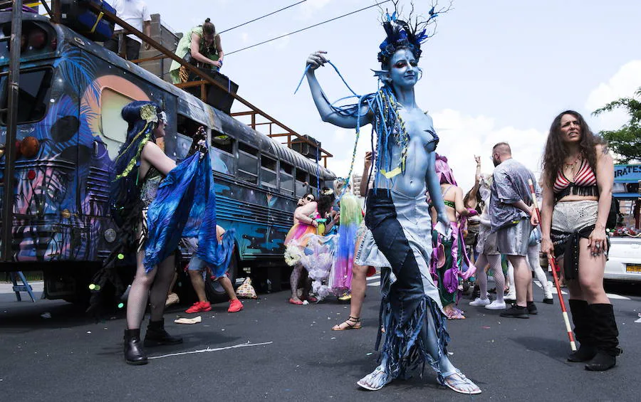 Fotos: Así es el loco desfile de sirenas de Coney Island