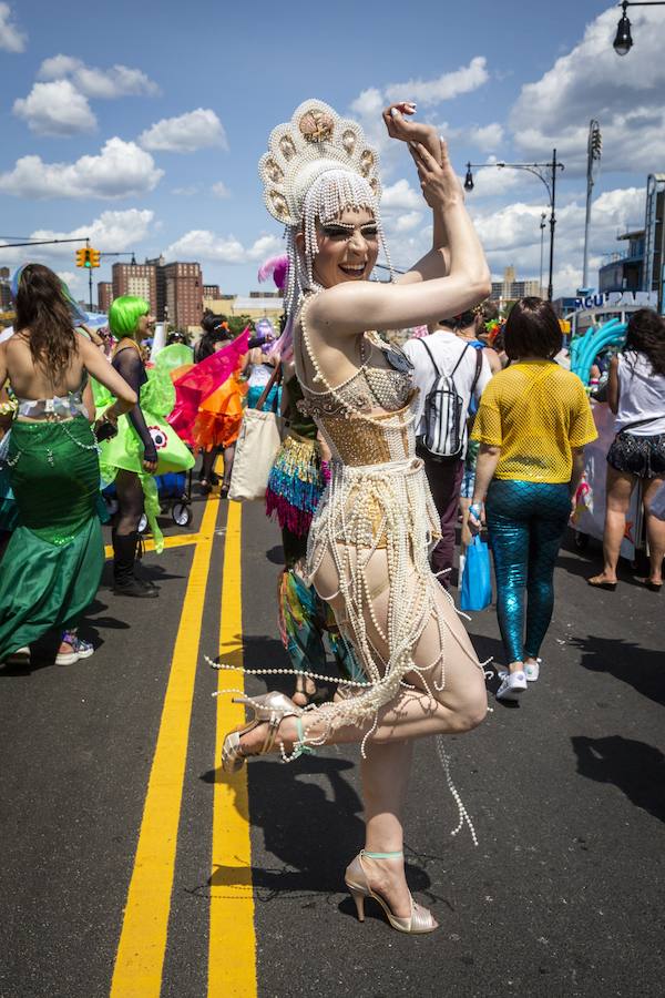 Fotos: Así es el loco desfile de sirenas de Coney Island