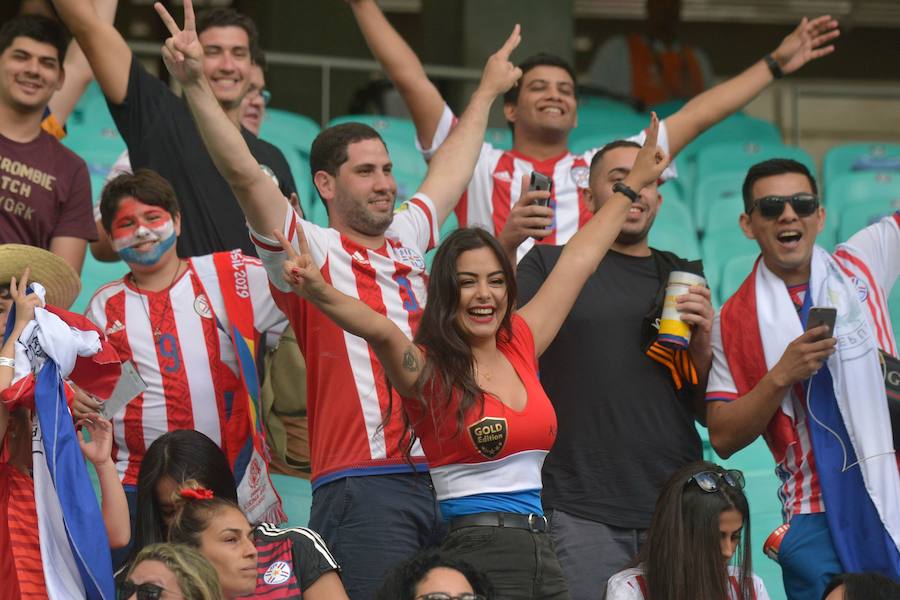 A casi diez años de convertirse en un icono sensual del fútbol, la modelo paraguaya Larissa Riquelme mantiene intacta su popularidad como lo ha vuelto a demostrar en la Copa América, donde ha reaparecido causando casi la misma repercusión que en el Mundial de 2010.