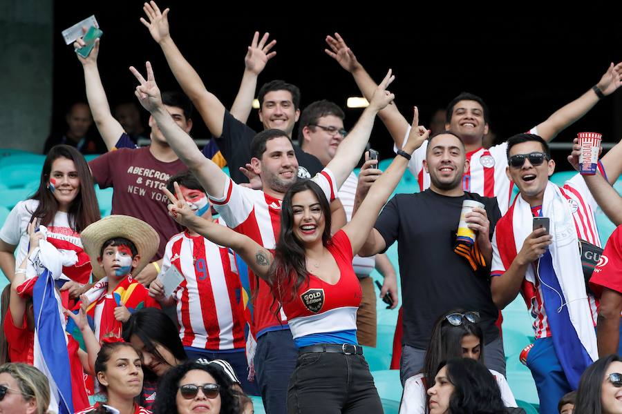 A casi diez años de convertirse en un icono sensual del fútbol, la modelo paraguaya Larissa Riquelme mantiene intacta su popularidad como lo ha vuelto a demostrar en la Copa América, donde ha reaparecido causando casi la misma repercusión que en el Mundial de 2010.