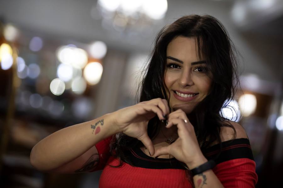 A casi diez años de convertirse en un icono sensual del fútbol, la modelo paraguaya Larissa Riquelme mantiene intacta su popularidad como lo ha vuelto a demostrar en la Copa América, donde ha reaparecido causando casi la misma repercusión que en el Mundial de 2010.