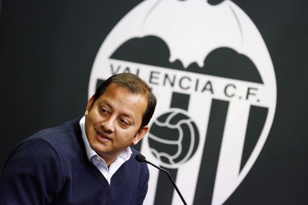 Anil Murthy, en una comparecencia en la sala de prensa de Mestalla. 