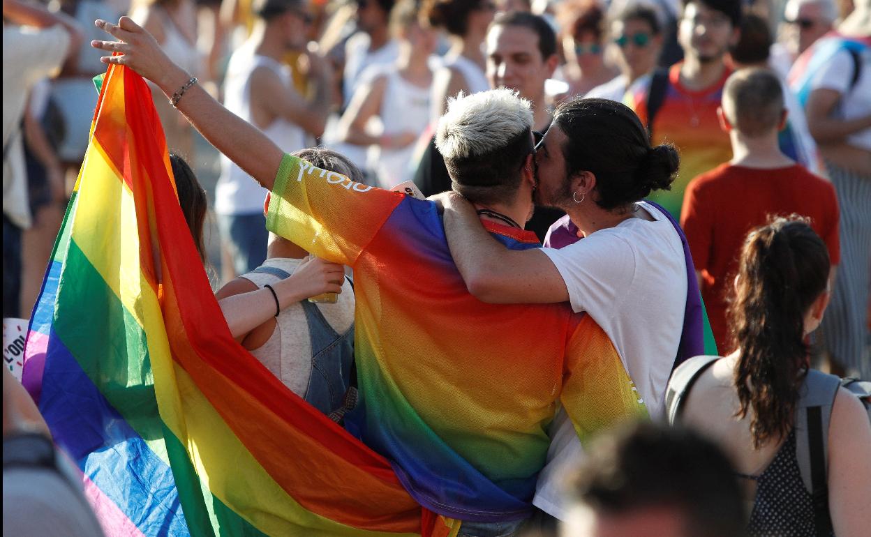 Participantes en una manifestación LGTB en Barcelona. 