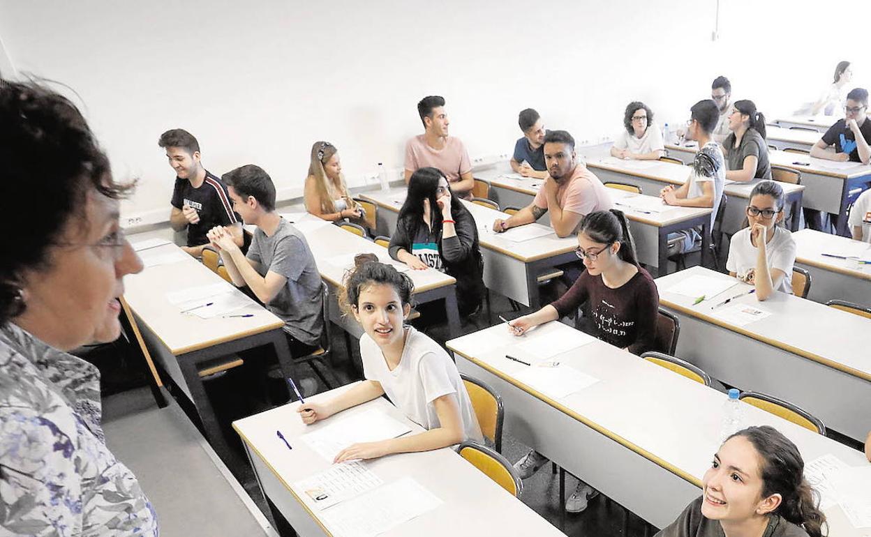 Pruebas de Acceso a la Universidad en Valencia.