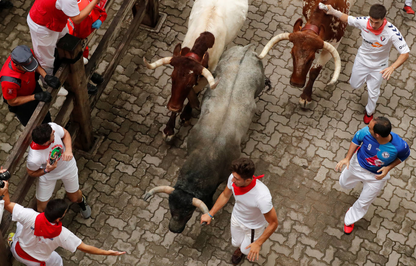 Los toros de José Escolar han recorrido las calles de Pamplona en dos minutos y 13 segundos. Es el encierro más rápido de este año.