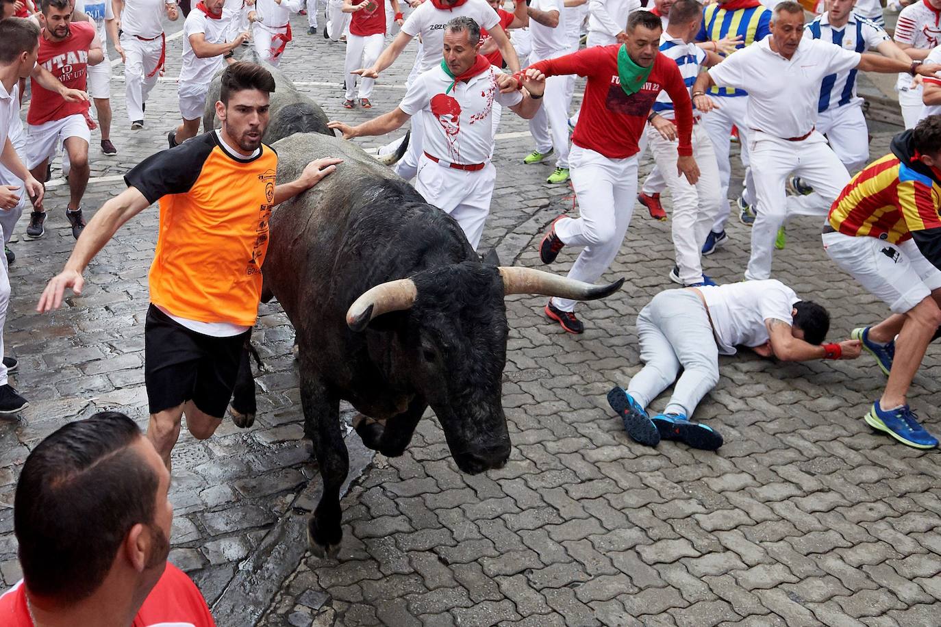 Los toros de José Escolar han recorrido las calles de Pamplona en dos minutos y 13 segundos. Es el encierro más rápido de este año.