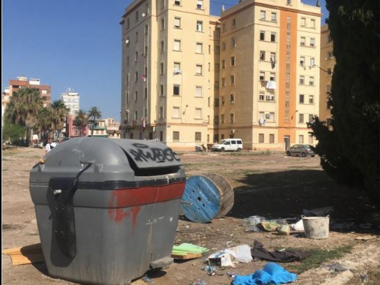 Detalle del solar entre los Bloques Portuarios y la plaza de los Hombres de la Mar. 