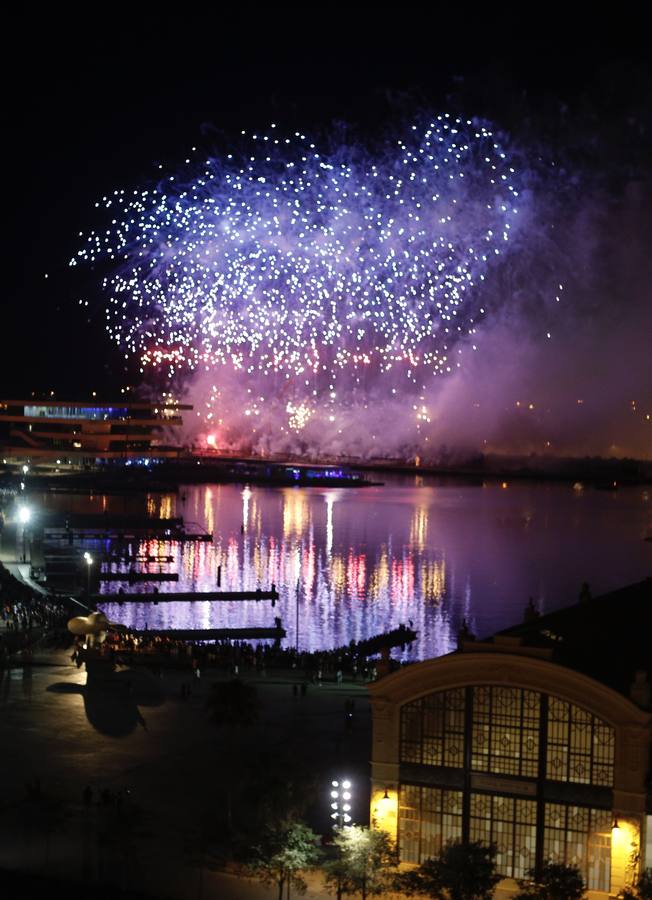 Fotos: Piromusical de Ricardo Caballer en la Nit a la Mar en la Marina de Valencia