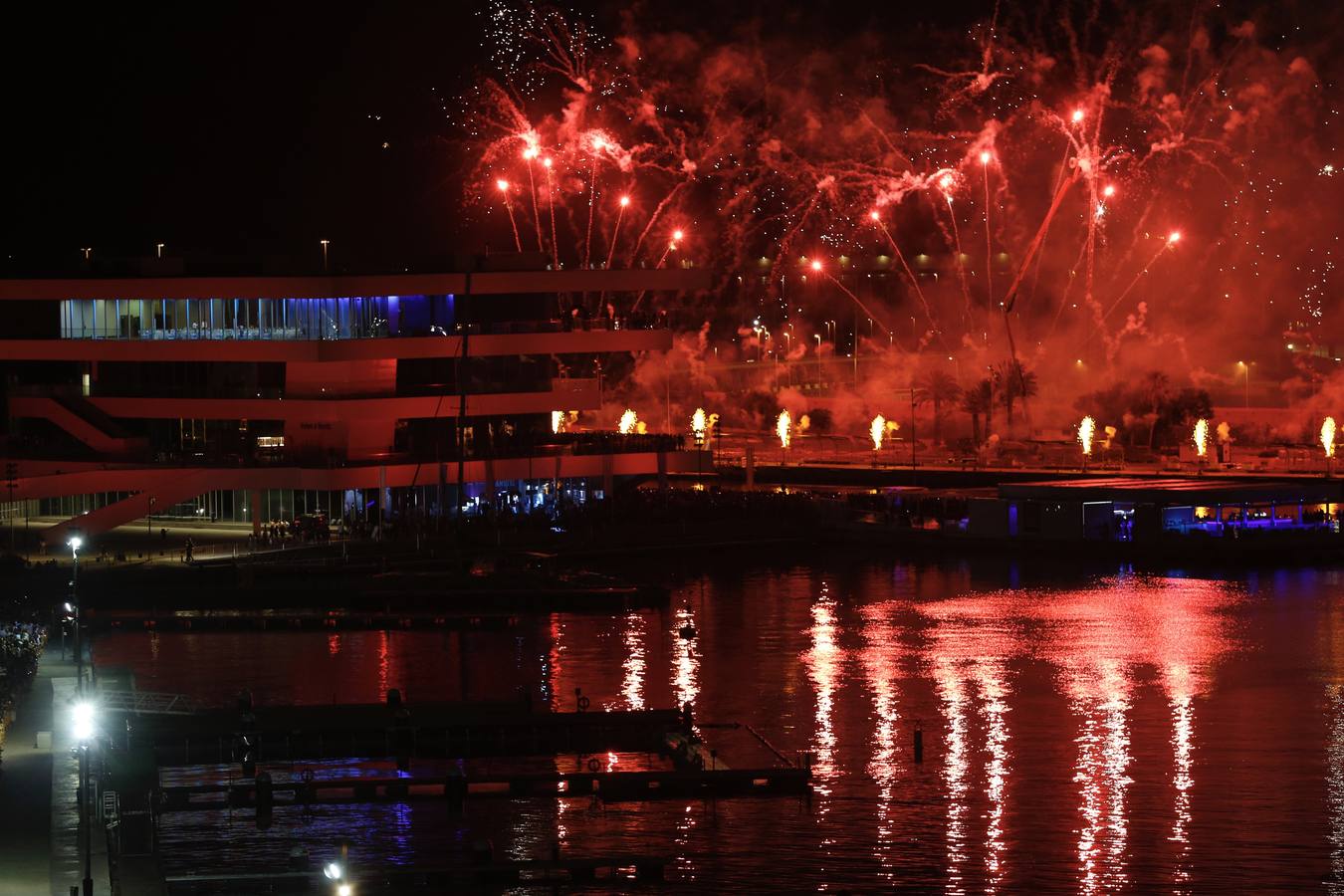 Fotos: Piromusical de Ricardo Caballer en la Nit a la Mar en la Marina de Valencia