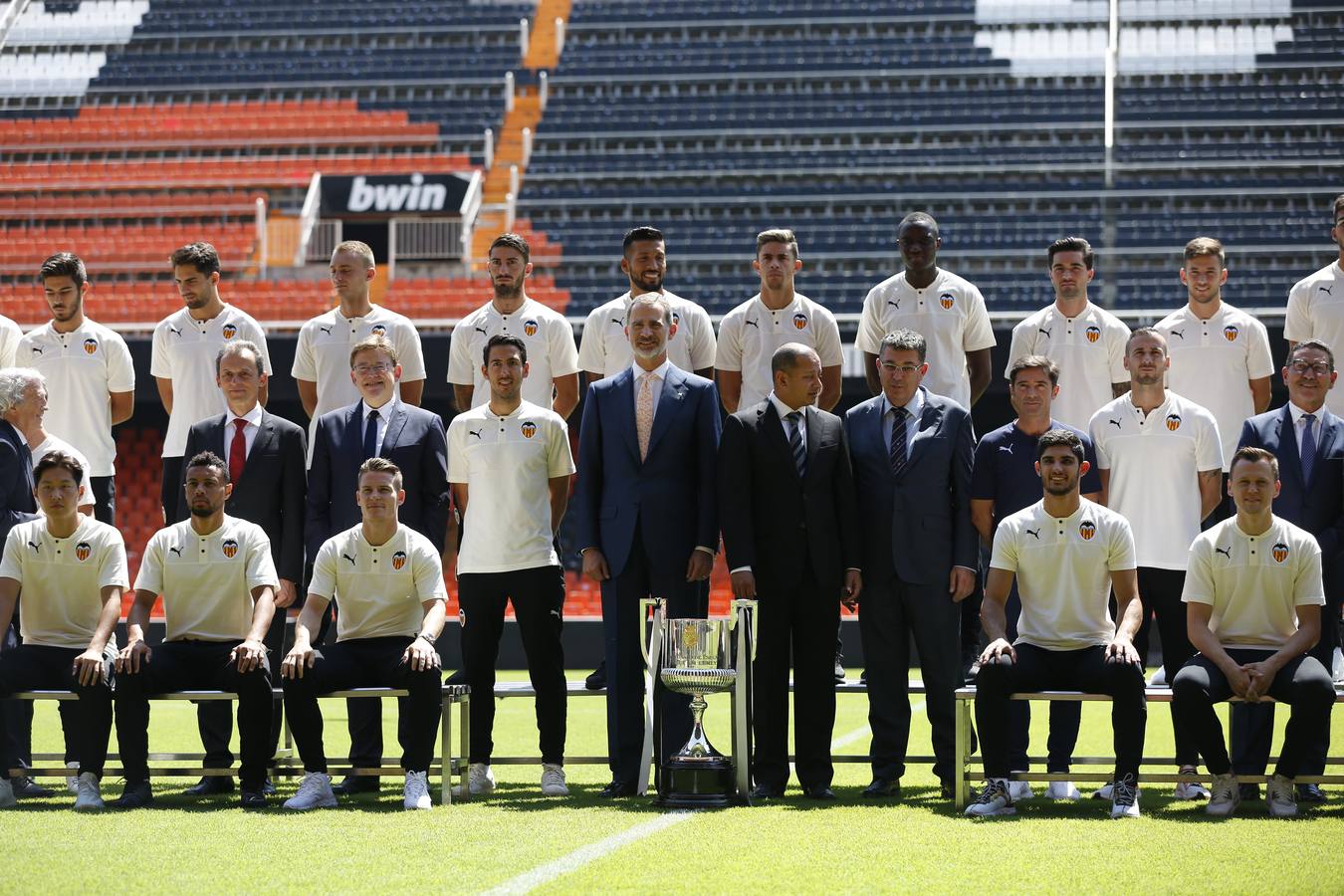 El rey Felipe VI y el Valencia CF han celebrado heste lunes un acto en Mestalla con motivo del Centenario del club. 