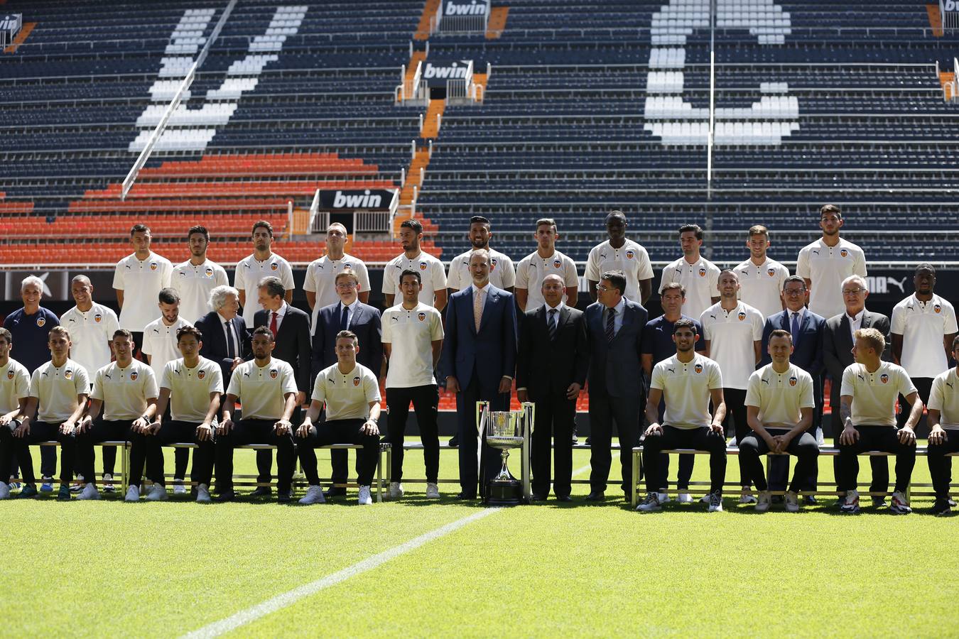 El rey Felipe VI y el Valencia CF han celebrado heste lunes un acto en Mestalla con motivo del Centenario del club. 