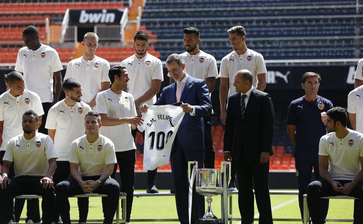 El rey Felipe VI y el Valencia CF han celebrado heste lunes un acto en Mestalla con motivo del Centenario del club.