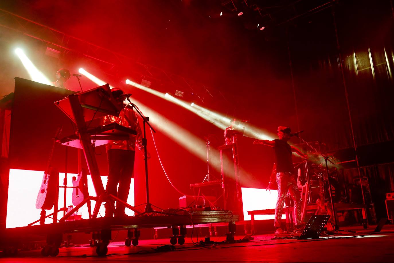 La Casa Azul y Xoel López han puesto punto final este jueves a los Conciertos de Viveros de la Feria de Julio 2019. 