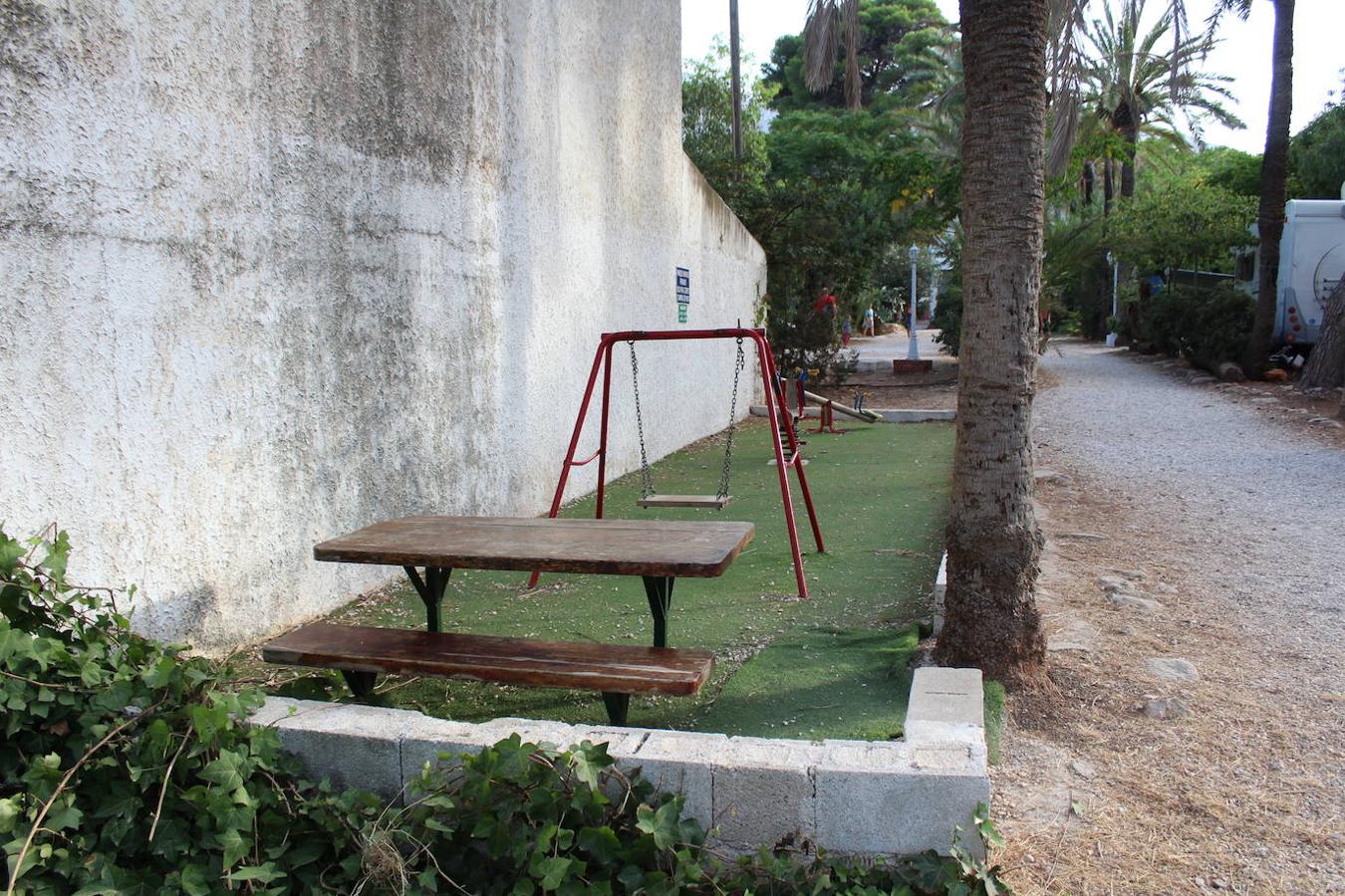 Parque infantil del camping.