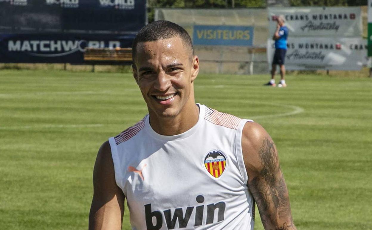 El Valencia, tranquilo por Rodrigo en el fin de mercado de la Premier. 