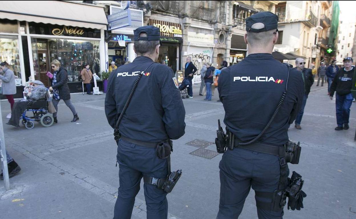 Detenidas en Valencia dos mujeres que entraron a robar a un piso con los dueños dentro. 