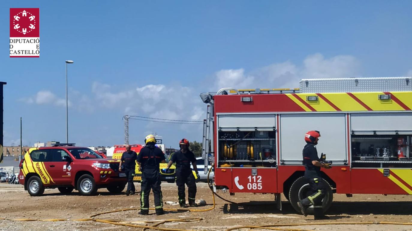 Seis heridos al arden una embarcación en Benicarló
