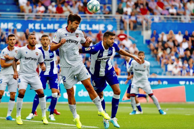 El Levante debutó esta temporada en Mendizorroza. 