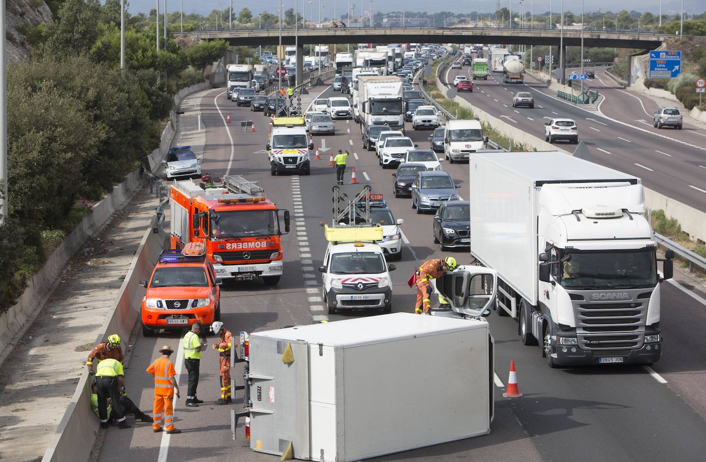 Accidente en la A-7 a la altura de Paterna