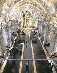 Imagen secundaria 2 - Imagen del interior de la Lonja de Seda. San Nicolás, conocida como la capilla sixtina valenciana. Capilla de Jaime I en la Iglesia de San Juan del Hospital. 