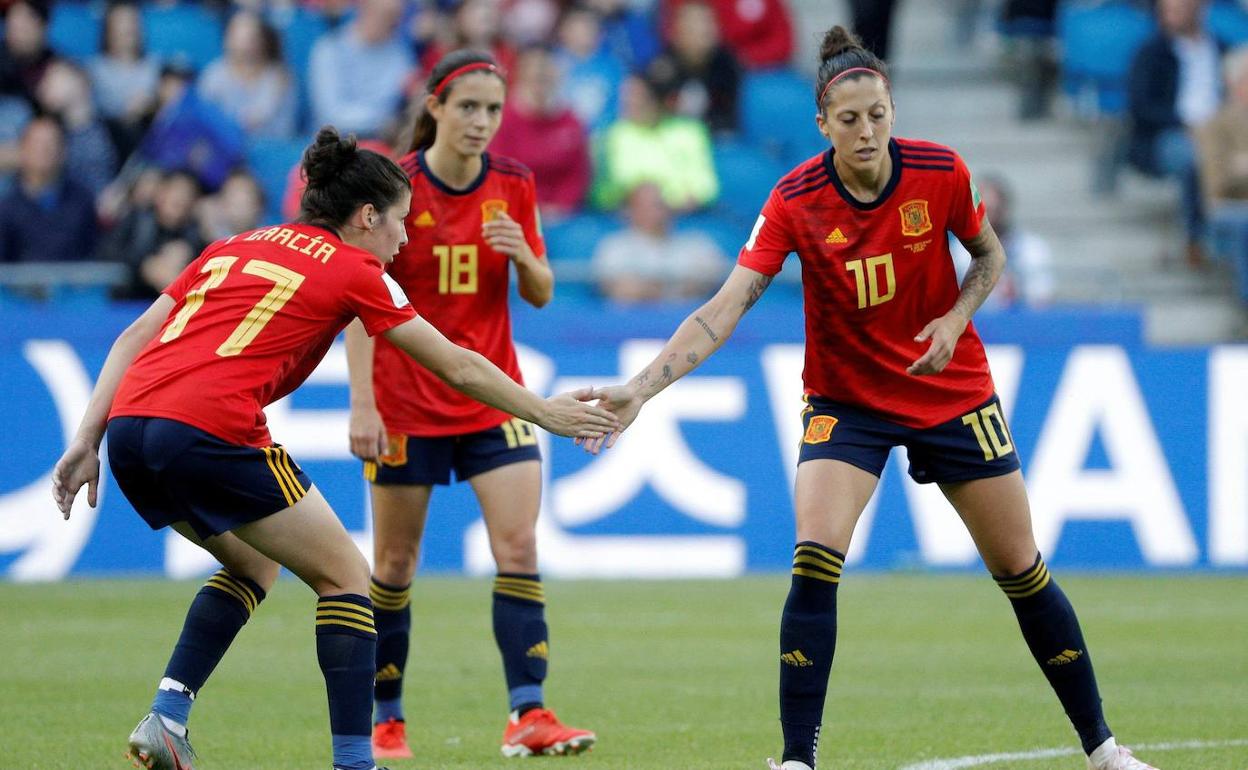 Luycía García y Jennifer Hermoso, durante un partido del pasdo Mundial. 