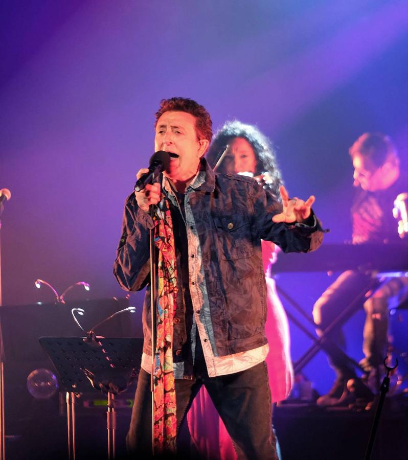 Manolo García actuará en el Palacio de Congresos de Valencia por todo lo alto, ofreciendo tres conciertos los días 6, 8 y 9 de noviembre a las 21:00 horas. Las entradas están a la venta a partir de los 43,40 euros.