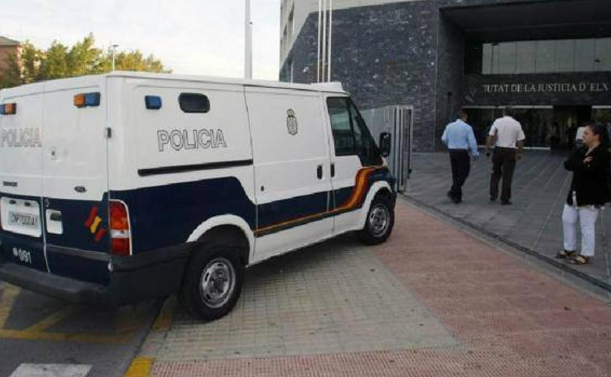 Imagen de la entrada de la Ciudad de la Justicia de Elche.