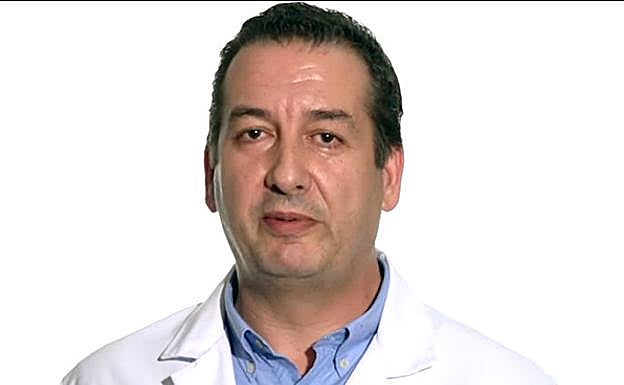 Dr. José Navarro Moncho, neurocirujano especialista en columna de IMED Elche.