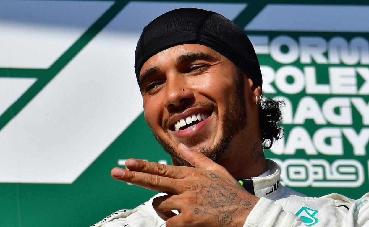 Lewis Hamilton celebra una victoria. 