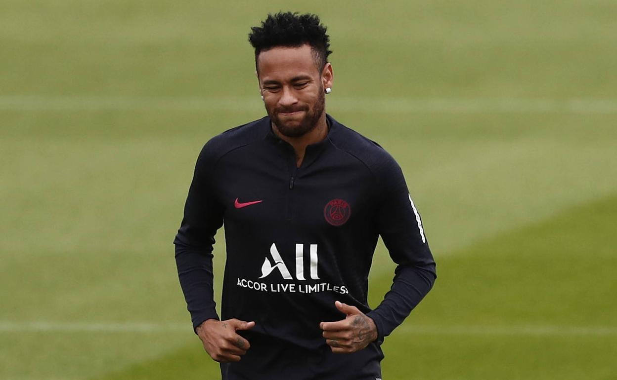 Neymar, durante un enrenamiento. 