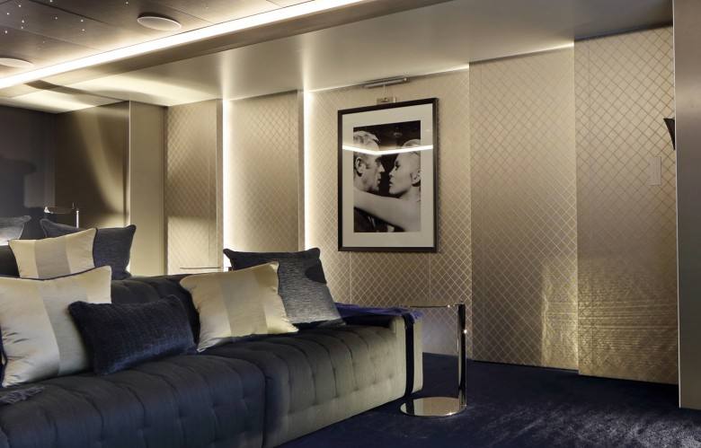 Fotos: El yate Ulysses, el cuarto más grande del mundo, atraca a Cullera