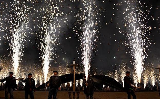 Una de las 'rodas de foc' que se celebran a lo largo de la Passejà.
