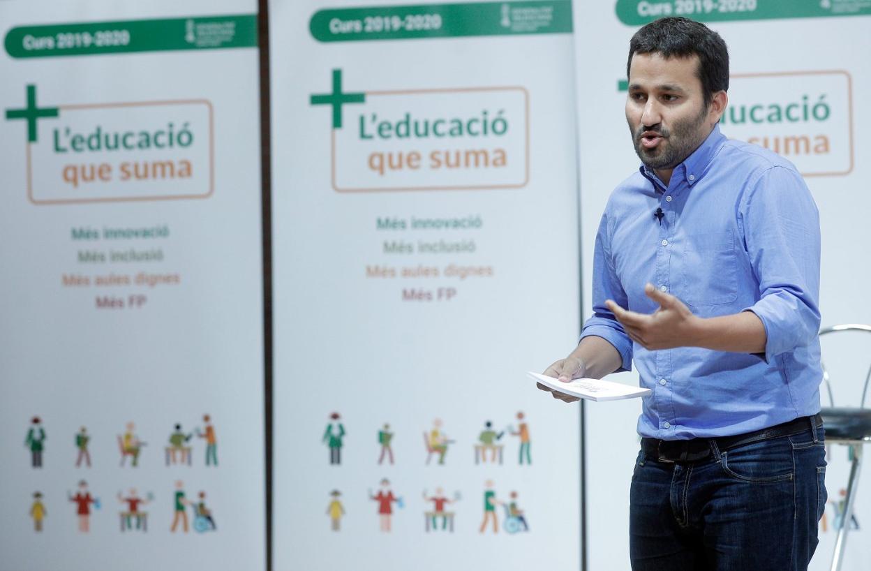 El conseller Vicent Marzà, durante la presentación de las grandes cifras del curso. 