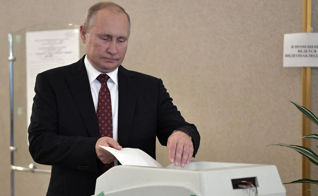 Putin vota. 