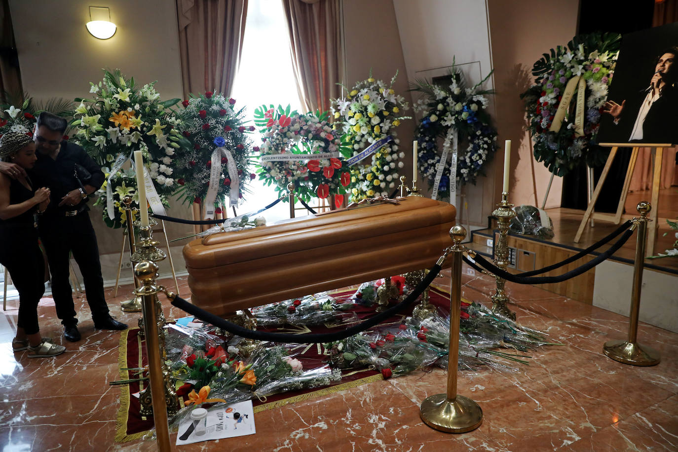 Fotos: La capilla ardiente de Camilo Sesto, en imágenes