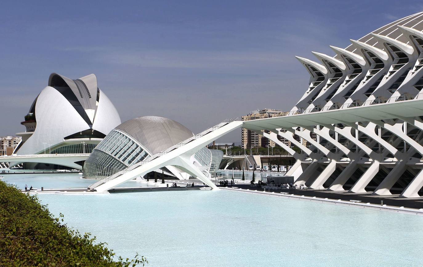 Valencia. Capital Mundial del Diseño 2022. El Museo Príncipe Felipe, el Oceanográfic, el Ágora, el Palau de les Arts y L'Hemisféric forman la Ciudad de las Artes y las Ciencias.
