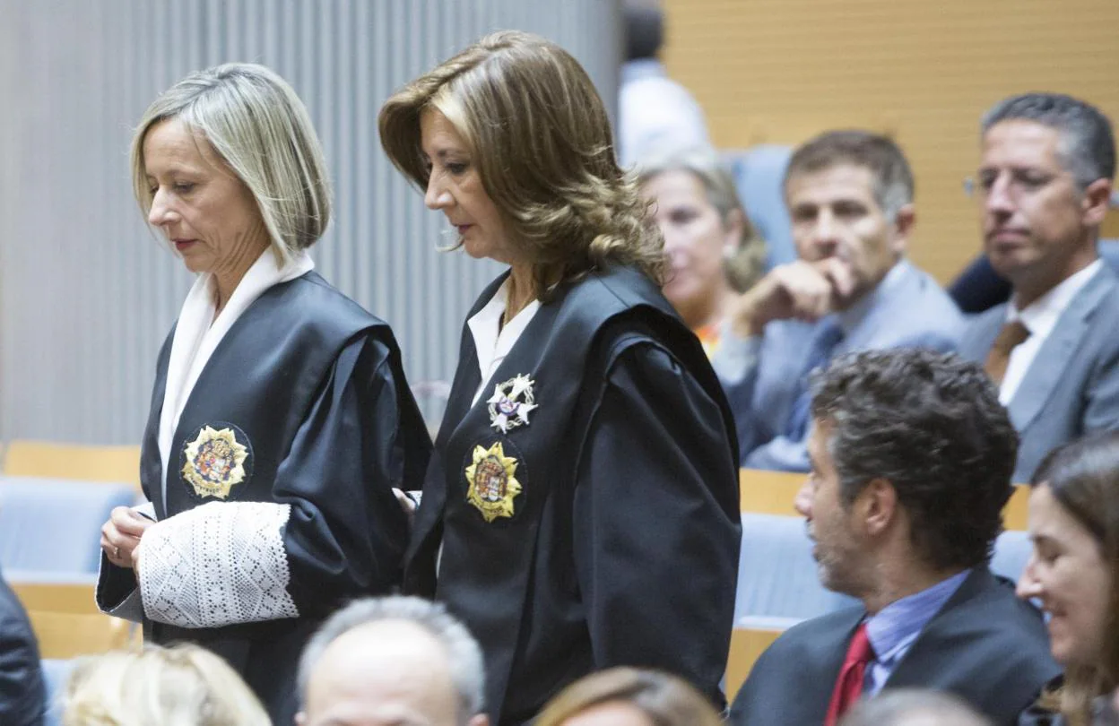 María Pilar Esther Rojo Beltrán y Carmen Llombart. 